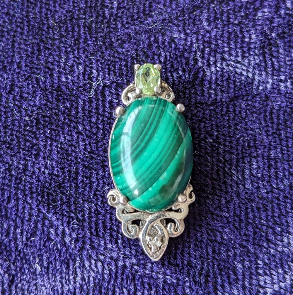Vintage 925 Sterling Silver Pendant With Green Malachite And Peridot gemstones